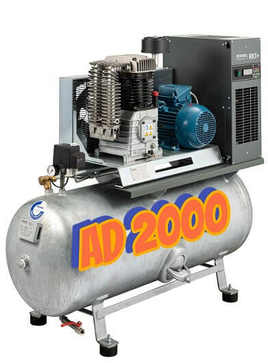 Kolbenkompressor auf einem AD 2000 Druckbehälter